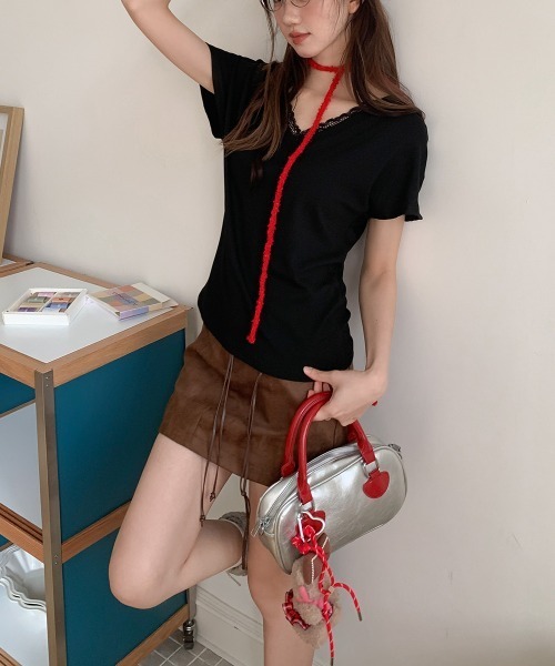 Miniministore(ミニミニストア)の「VネックTシャツ春夏 半袖トップス韓国風(Tシャツ/カットソー・レディース・ホワイト/ブラック・FREE)」の11枚目の写真