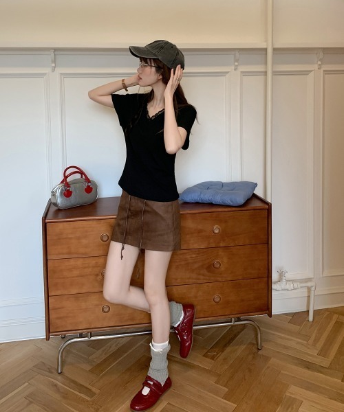 Miniministore(ミニミニストア)の「VネックTシャツ春夏 半袖トップス韓国風(Tシャツ/カットソー・レディース・ホワイト/ブラック・FREE)」の13枚目の写真