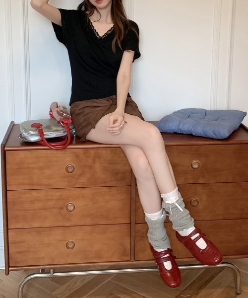 Miniministore(ミニミニストア)の「VネックTシャツ春夏 半袖トップス韓国風(Tシャツ/カットソー・レディース・ホワイト/ブラック・FREE)」の15枚目の写真