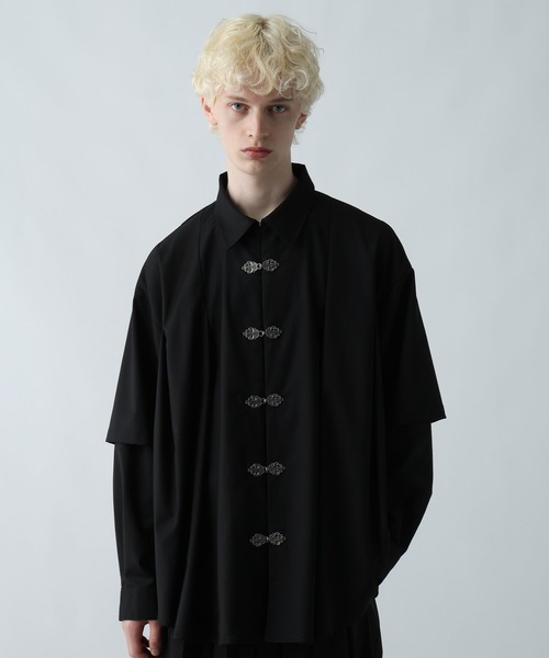 HARE(ハレ)の「【SET UP対応】YOSEレイヤードメタルボタンシャツ(HARE)(シャツ/ブラウス・メンズ・ブラック/グレー系その他/レッド・FREE)」の2枚目の写真