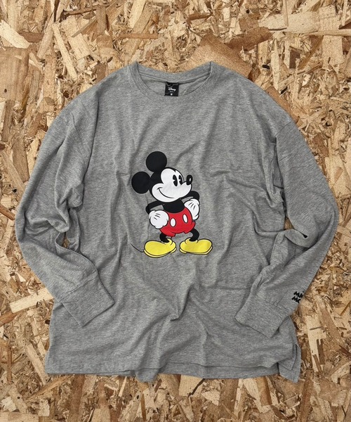 Disney（ディズニー）の「【Disney/ディズニー】　MICKEY　ミッキーマウス　　オーバーサイズ　半袖Tシャツ（スウェット・メンズ・グレー系その他/オフホワイト/杢グレー/チャコールグレー/ダークグリーン/ホワイト系その他2/ホワイト系その他/ベージュ系その他/ホワイト系その他3/オレンジ/ベージュ/ネイビー/グレー系その他2/グレー系その他3/グレー系その他4/グリーン系その他・M/L/XL）」の7枚目の写真