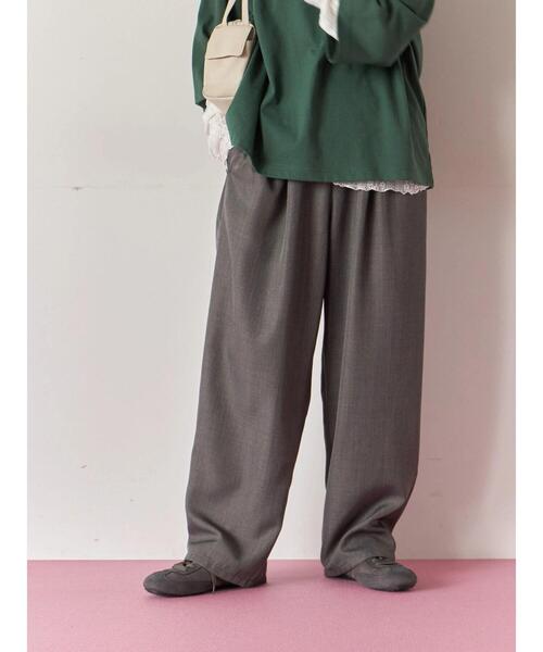 Samansa Mos2 blue（サマンサモスモスブルー）の「タックイージーパンツ（その他パンツ・レディース・チャコールグレー/ブラウン/グレー・F）」の2枚目の写真