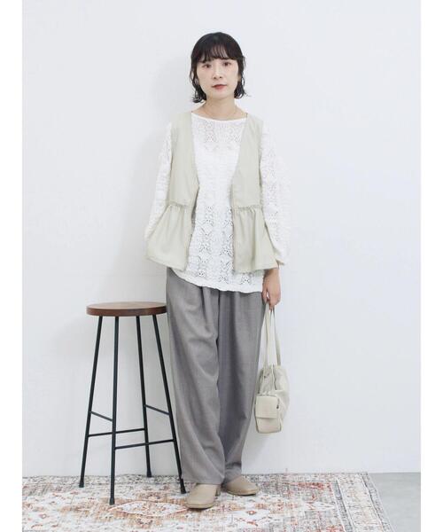 Samansa Mos2 blue（サマンサモスモスブルー）の「タックイージーパンツ（その他パンツ・レディース・チャコールグレー/ブラウン/グレー・F）」の6枚目の写真