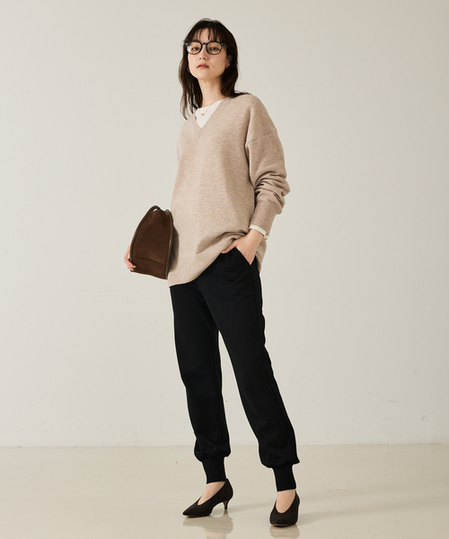 qualite(カリテ)の「【ウール100%】ウールVネックプルオーバー/秋服/冬服/ニット/チクチクしない/ハイゲージニット(ニット/セーター・レディース・ベージュ/ブラック/ブルー・フリー)」の5枚目の写真