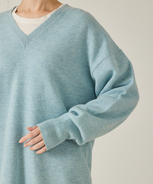 qualite(カリテ)の「【ウール100%】ウールVネックプルオーバー/秋服/冬服/ニット/チクチクしない/ハイゲージニット(ニット/セーター・レディース・ベージュ/ブラック/ブルー・フリー)」の21枚目の写真