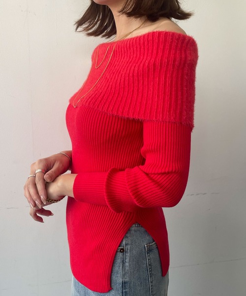 Ampirula(アンピルーラ)の「オフショルダーニットプルオーバー ニット 長袖 トップス 秋冬 きれいめ 秋 秋服 オフショルダー(ニット/セーター・レディース・レッド/ブラック/アイボリー・FREE)」の6枚目の写真