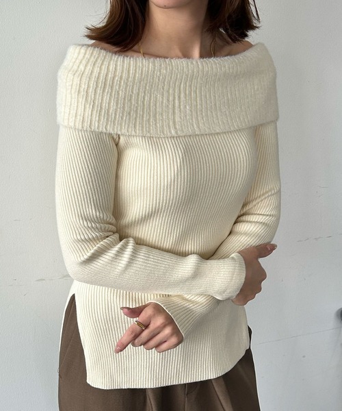 Ampirula(アンピルーラ)の「オフショルダーニットプルオーバー ニット 長袖 トップス 秋冬 きれいめ 秋 秋服 オフショルダー(ニット/セーター・レディース・レッド/ブラック/アイボリー・FREE)」の9枚目の写真