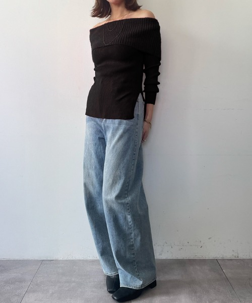 Ampirula(アンピルーラ)の「オフショルダーニットプルオーバー ニット 長袖 トップス 秋冬 きれいめ 秋 秋服 オフショルダー(ニット/セーター・レディース・レッド/ブラック/アイボリー・FREE)」の10枚目の写真