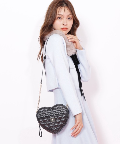 JILL by JILL STUART（ジルバイジルスチュアート）の「◇ハートキルトポシェット（ショルダーバッグ・レディース・ブラック・FREE）」の2枚目の写真