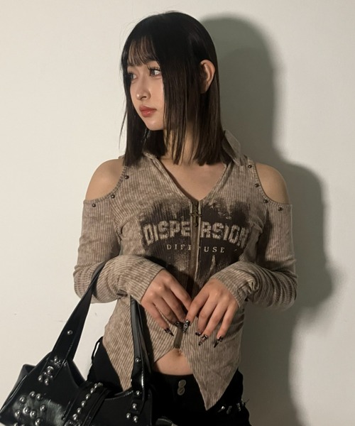 .KOM(ドットコム)の「A'GEM/9 × .kom 『.KOM/ドットケーオーエム』 Cut-Out Shoulder Rib Knit Top/カットアウトショルダー リブニットトップス(その他トップス・レディース・ベージュ/グレー・S)」の3枚目の写真