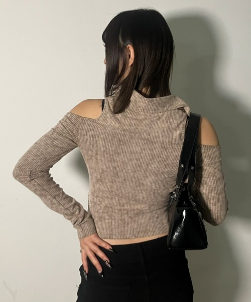 .KOM(ドットコム)の「A'GEM/9 × .kom 『.KOM/ドットケーオーエム』 Cut-Out Shoulder Rib Knit Top/カットアウトショルダー リブニットトップス(その他トップス・レディース・ベージュ/グレー・S)」の5枚目の写真