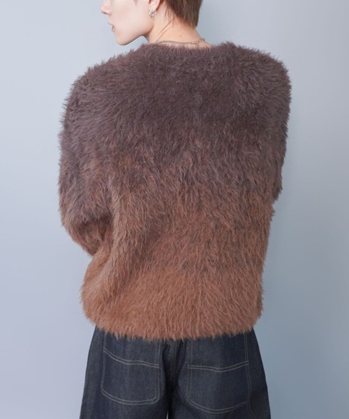 SPINNS(スピンズ)の「モヘアライクシャギーニット/グラデーションカラー/クロップド丈(ニット/セーター・メンズ・ブラック/ブラウン/グレー・ONESIZE)」の17枚目の写真