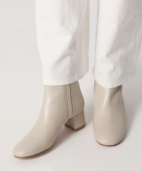 ODETTE E ODILE（オデットエオディール）の「ラウンドトゥ ショートブーツ50↑（ブーツ・レディース・ブラック/ライトグレー・22cm/22.5cm/23cm/23.5cm/24cm/24.5cm/25cm）」の9枚目の写真