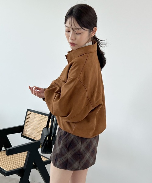 Futier land(フューティアランド)の「スエードショートステンカラージャケット(ブルゾン・レディース・ブラウン/ダークブラウン・FREE)」の6枚目の写真