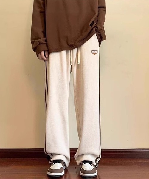 SBG（エスビー）の「SBG サイドストライプ ルーズシルエットパンツ（スラックス・メンズ・ブラウン/アイボリー/ブラック・MEDIUM/LARGE/X-LARGE）」の2枚目の写真