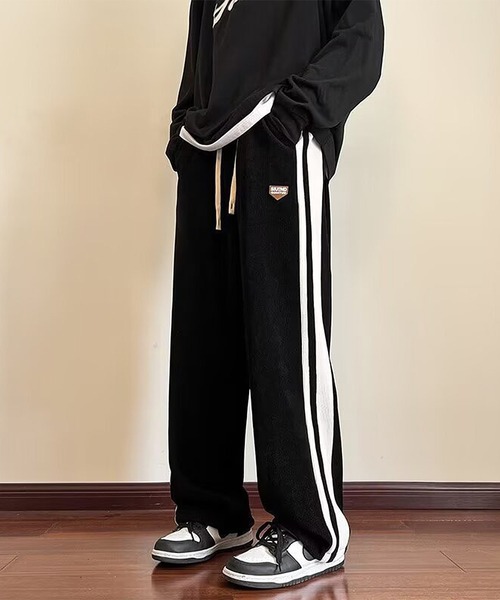 SBG（エスビー）の「SBG サイドストライプ ルーズシルエットパンツ（スラックス・メンズ・ブラウン/アイボリー/ブラック・MEDIUM/LARGE/X-LARGE）」の4枚目の写真