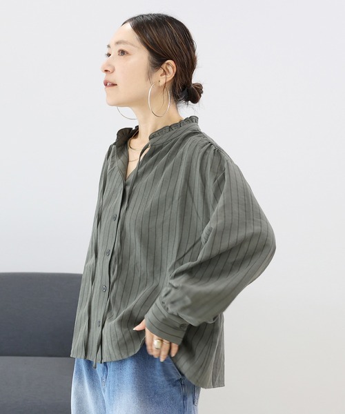 Aletta vita(アレッタビータ)の「ダブルストライプフリルカラーブラウス(シャツ/ブラウス・レディース・ベージュ/チャコール・M)」の1枚目の写真