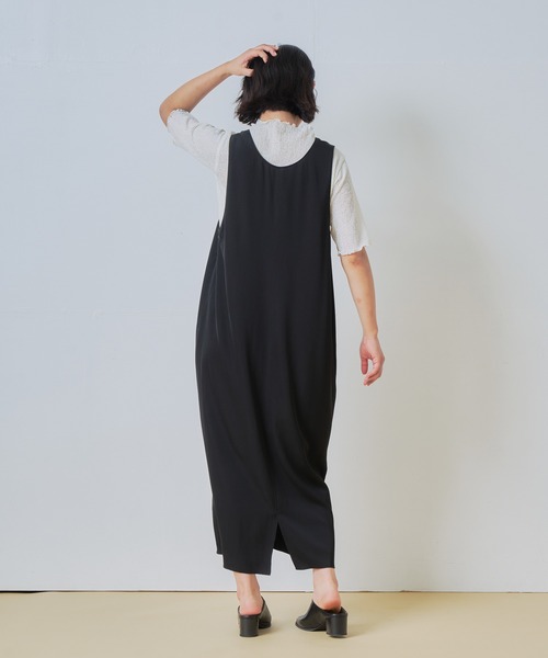 WHYTO.（ホワイト）の「「WHYTO. / ホワイト」Uネックコクーンドレス（ワンピース・レディース・ブラック/ブラック系その他・38/36）」の8枚目の写真