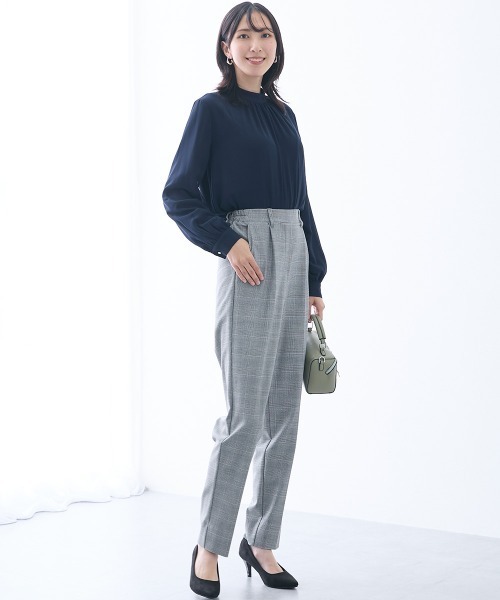 slattgir(スラットジール)の「高身長 裏起毛あったかハイネックブラウス(トールサイズ)(シャツ/ブラウス・レディース・グレー/ネイビー・TLL/TL/TM/T3L/T4L/T5L)」の20枚目の写真