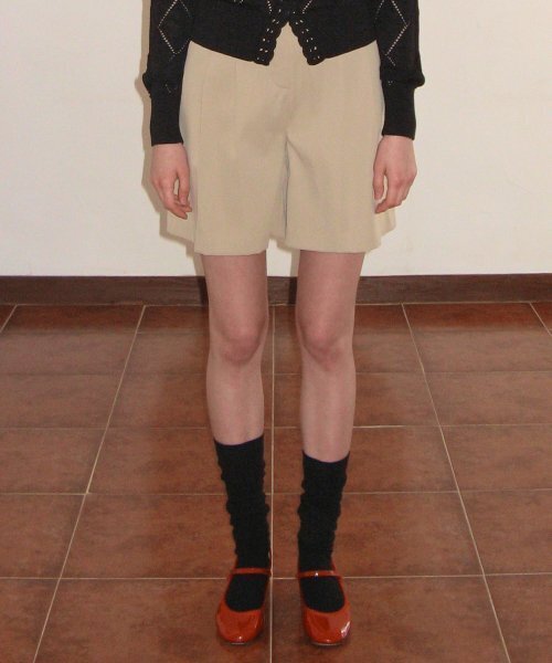 SINOON(シヌーン)の「ROUND HALF PANTS (BEIGE)(その他パンツ・レディース・ベージュ・SMALL/MEDIUM)」の1枚目の写真