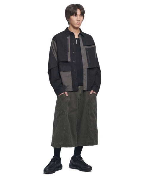 NOMANUAL（NOMANUAL）の「DIAGONAL POCKET BERMUDA PANTS - WASHED CHARCOAL（その他パンツ・レディース・その他・LARGE/SMALL/MEDIUM）」の3枚目の写真