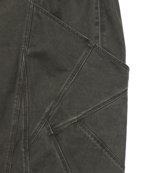 NOMANUAL（NOMANUAL）の「DIAGONAL POCKET BERMUDA PANTS - WASHED CHARCOAL（その他パンツ・レディース・その他・LARGE/SMALL/MEDIUM）」の5枚目の写真