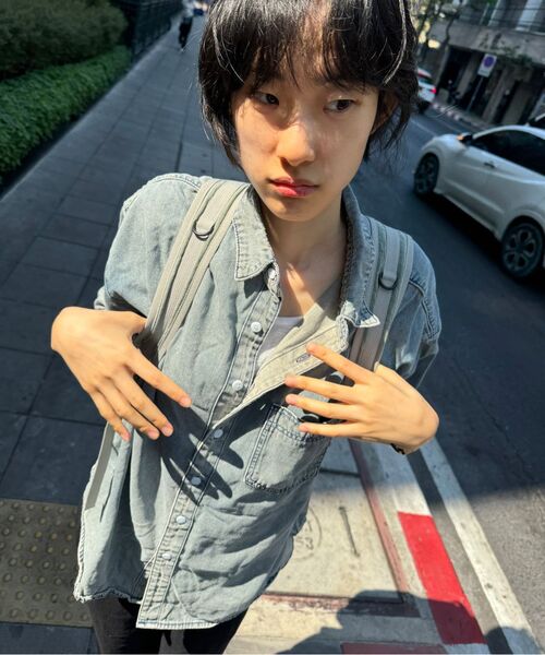 TRILLION(トリリオン)の「ストーンウォッシングオーバーフィットデニム半袖シャツ(BEIGE BLUE)(シャツ/ブラウス・レディース・その他・MEDIUM/LARGE/X-LARGE)」の14枚目の写真