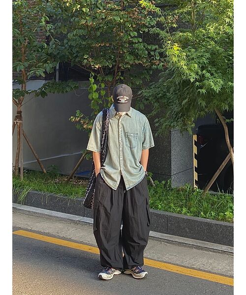 TRILLION(トリリオン)の「ストーンウォッシングオーバーフィットデニム半袖シャツ(BEIGE BLUE)(シャツ/ブラウス・レディース・その他・MEDIUM/LARGE/X-LARGE)」の17枚目の写真