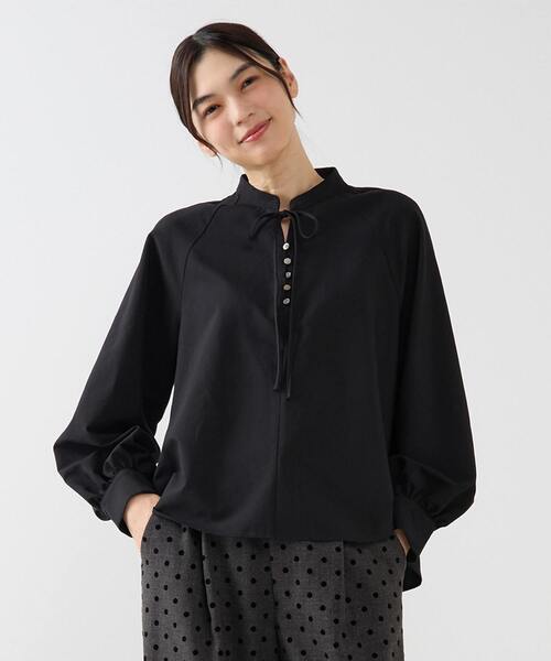 MELROSE claire(メルローズ クレール)の「【ストレッチクロスラグランブラウス】(シャツ/ブラウス・レディース・オフホワイト/ブラック/グリーン・FREE)」の1枚目の写真