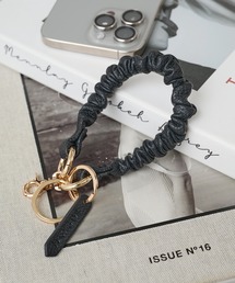 HASHIBAMI（ハシバミ）の「【HASHIBAMI】クシュクシュ レザーハンドストラップ（キーホルダー）」