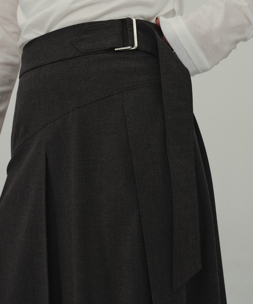 CITY TOKYO(シティトウキョウ)の「Asymmetry Tuck Skirt/アシンメトリータックスカート(スカート・レディース・チャコールグレー/ブラック・1/2)」の8枚目の写真
