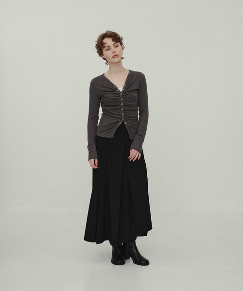 CITY TOKYO(シティトウキョウ)の「Asymmetry Tuck Skirt/アシンメトリータックスカート(スカート・レディース・チャコールグレー/ブラック・1/2)」の13枚目の写真