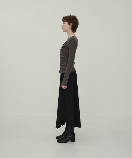 CITY TOKYO(シティトウキョウ)の「Asymmetry Tuck Skirt/アシンメトリータックスカート(スカート・レディース・チャコールグレー/ブラック・1/2)」の15枚目の写真