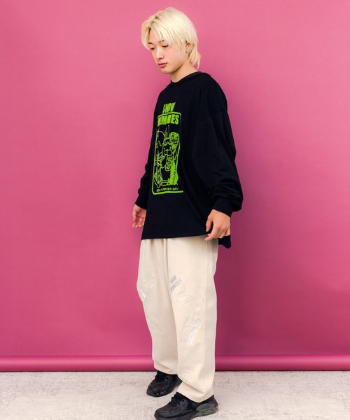 ScoLar Parity(スカラーパリティ)の「353135:ラビルとネコのスノーメモリーズロンT(Tシャツ/カットソー・レディース・オフホワイト/ブラック/カーキ・M)」の4枚目の写真