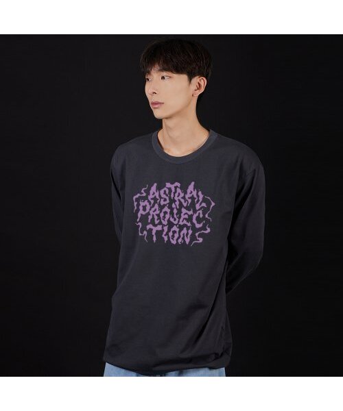 ASTRAL PROJECTION(アストラルプロジェクション)の「ヘイズレタリングオーバーサイズロングスリーブTシャツ_チャコール(Tシャツ/カットソー・メンズ・その他・LARGE/MEDIUM/X-LARGE)」の4枚目の写真