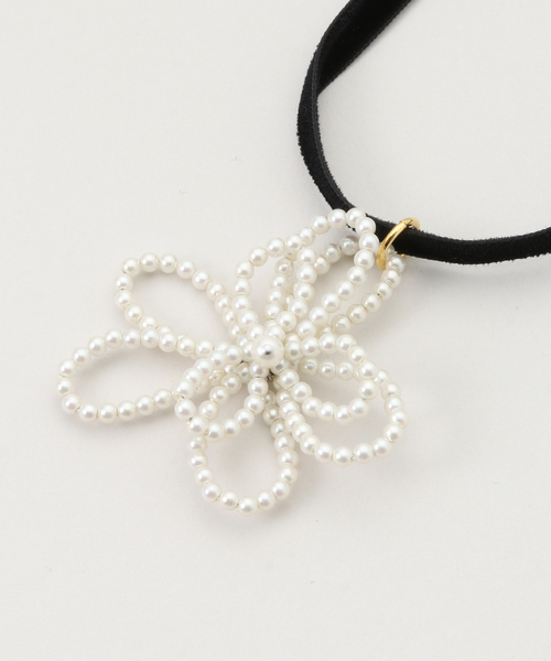 La TOTALITE（ラトータリテ）の「POP ADER.bijoux/ポップ アデルビジュー Noemie velour necklace（ネックレス・レディース・ベージュ/ブラック・FREE）」の6枚目の写真