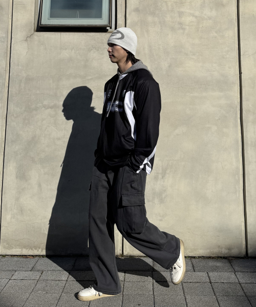 GCLIP（ジクリップ）の「コットンワイドポケットカーゴパンツ（その他パンツ・レディース・ダークグレー・MEDIUM/LARGE/X-LARGE/2XL）」の2枚目の写真