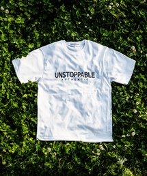 UNSTOPPABLE（アンストッパブル）の「Authentic Main Logo White Black - Short Sleeve T-Shirt（Tシャツ/カットソー）」