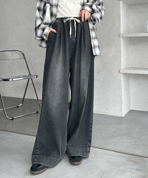 GeeRA（ジーラ）の「美脚見えイージーワイドデニムパンツ（デニムパンツ・レディース・ストライプ/ブラック/サックスブルー・XX-LARGE/X-LARGE/LARGE/MEDIUM/SMALL）」の2枚目の写真