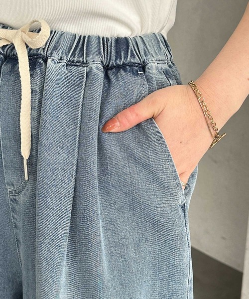 GeeRA（ジーラ）の「美脚見えイージーワイドデニムパンツ（デニムパンツ・レディース・ストライプ/ブラック/サックスブルー・XX-LARGE/X-LARGE/LARGE/MEDIUM/SMALL）」の18枚目の写真