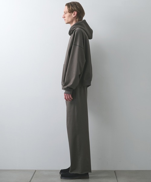 markaware（マーカウェア）の「【markaware/marka】オーガニックコットンヘビー吊裏毛 / ヒュージショートパーカー（パーカー・メンズ・グレー/ネイビー/パープル・1/2）」の8枚目の写真