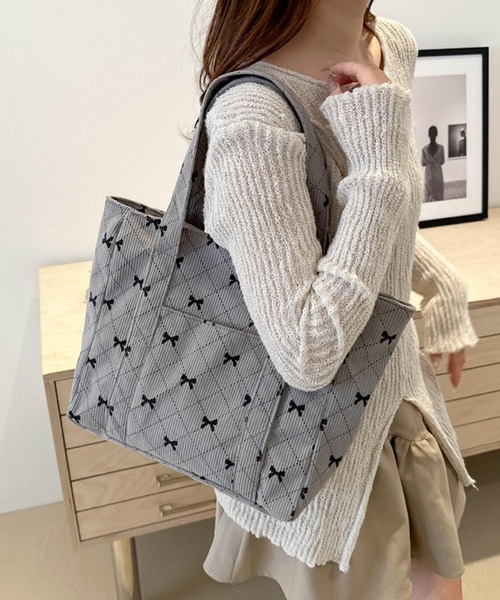 VIBGYOR(ヴィブジョー)の「urbanfemine./リボンコーデュロイ 大容量トートバッグ U7592(トートバッグ・レディース・グレー/ブルー/ホワイト/ピンク・FREE)」の3枚目の写真