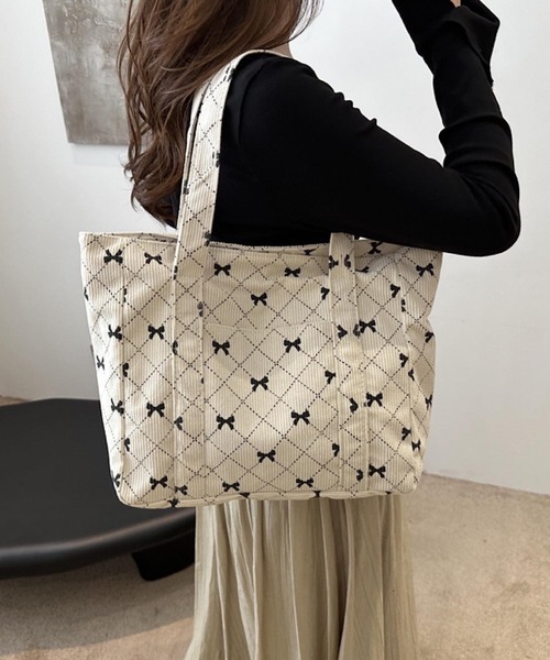 VIBGYOR(ヴィブジョー)の「urbanfemine./リボンコーデュロイ 大容量トートバッグ U7592(トートバッグ・レディース・グレー/ブルー/ホワイト/ピンク・FREE)」の13枚目の写真