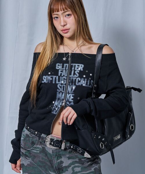 SEQUENZ(シークエンズ)の「※WEB限定 / フェイクレザー&フェイクスウェード / スタースタッズ&ハトメハンドバッグ / sqnz star eyelet bag(トートバッグ・レディース・ピンク/ベージュ系その他3/ブラック・FREE)」の19枚目の写真