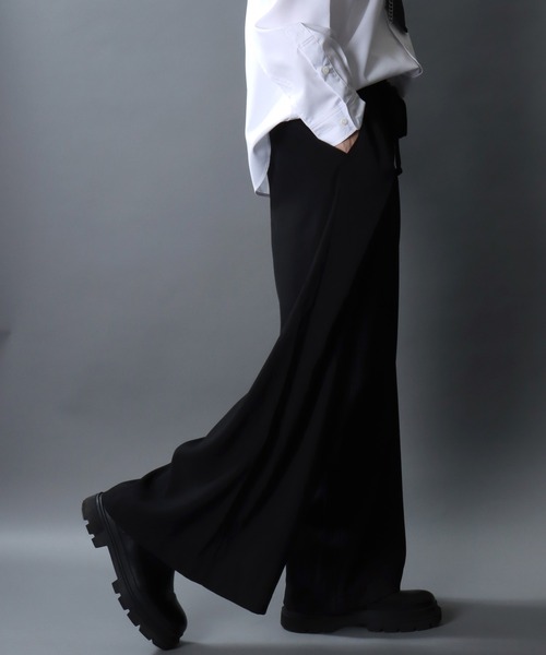 SITRY（シトリー）の「Gabardine Drape Wide Skirt Pants/ギャバジン ドレープ スカートパンツ ワイドパンツ スラックス 袴パンツ レディース メンズ（スラックス・メンズ・チャコール/アイボリー/ブラック・L/M）」の15枚目の写真