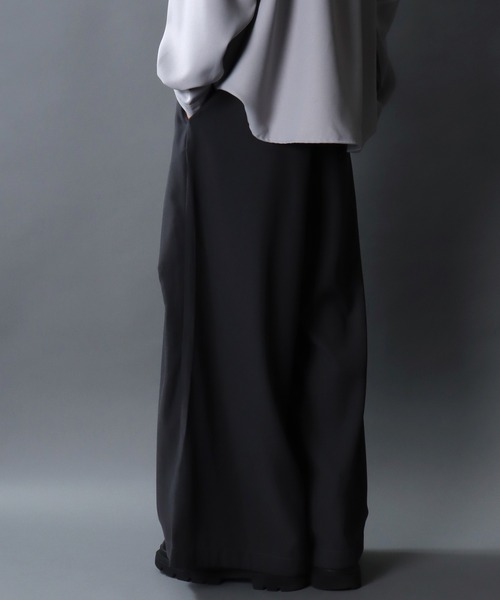 SITRY（シトリー）の「Gabardine Drape Wide Skirt Pants/ギャバジン ドレープ スカートパンツ ワイドパンツ スラックス 袴パンツ レディース メンズ（スラックス・メンズ・チャコール/アイボリー/ブラック・L/M）」の18枚目の写真