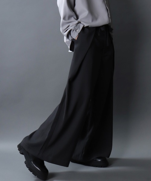 SITRY（シトリー）の「Gabardine Drape Wide Skirt Pants/ギャバジン ドレープ スカートパンツ ワイドパンツ スラックス 袴パンツ レディース メンズ（スラックス・メンズ・チャコール/アイボリー/ブラック・L/M）」の22枚目の写真