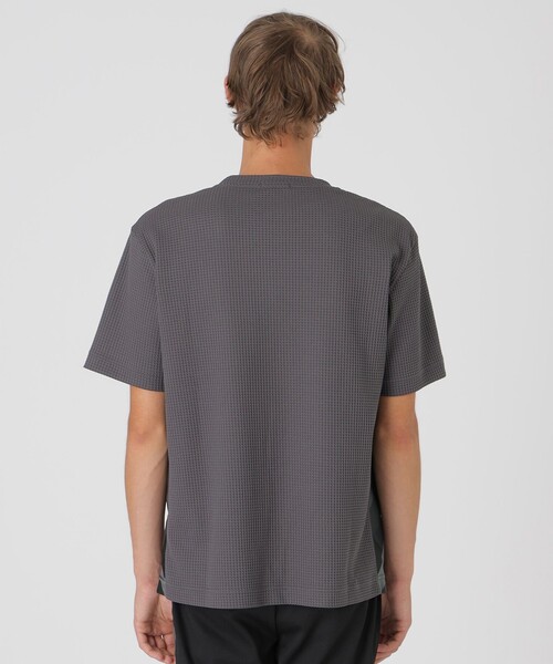BLACK LABEL CRESTBRIDGE(ブラックレーベル・クレストブリッジ)の「【一部店舗限定】テクスチャータックサイドチェックTシャツ(Tシャツ/カットソー・メンズ・グレー系その他/ブラック/オフホワイト・M/L/XL)」の12枚目の写真
