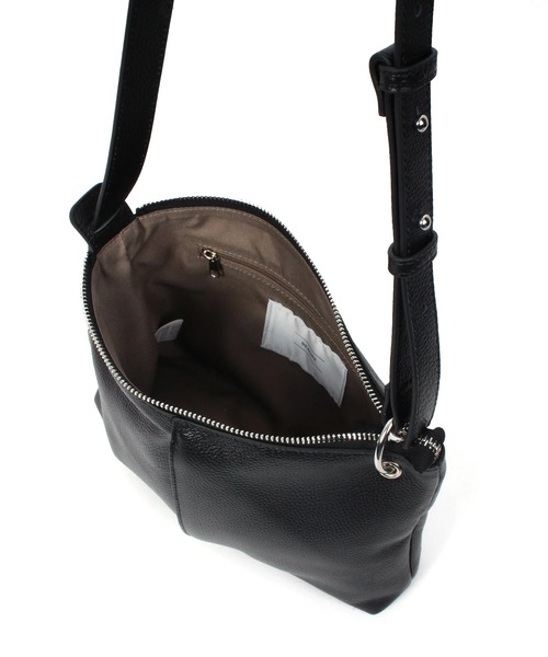 Beau're(ヴュレ)の「【BEAURE】カウレザー 3WAY ショルダー B-25325(ショルダーバッグ・レディース・ブラック/シルバー・FREE)」の16枚目の写真