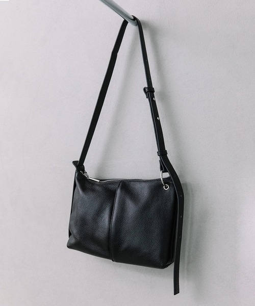 Beau're(ヴュレ)の「【BEAURE】カウレザー 3WAY ショルダー B-25325(ショルダーバッグ・レディース・ブラック/シルバー・FREE)」の9枚目の写真